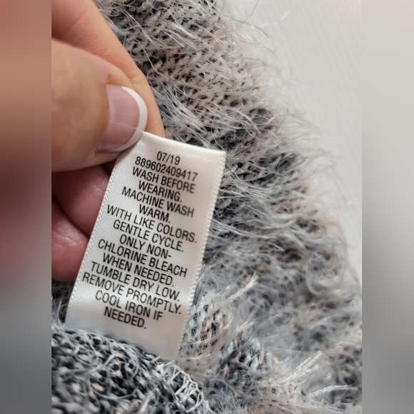 Candie's Women's Pink And Grey Fuzzy Open-Front Cardigan Sweater Size S - Picture 4 of 5